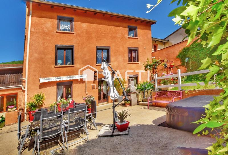 Maison - 200 m² - 8 pièces