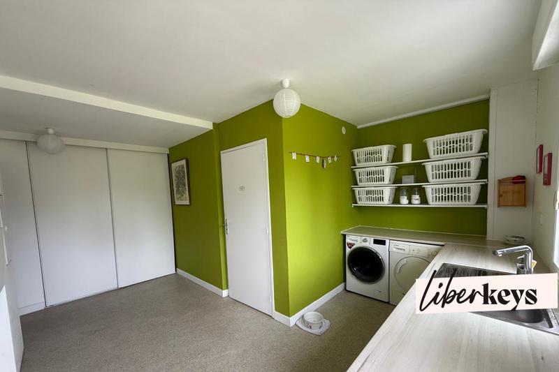 Propriété - 270 m² - 10 pièces