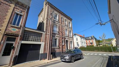 Maison de ville - 155 m² - 10 pièces