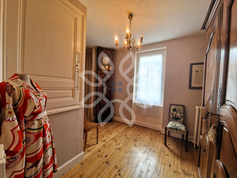 Maison - 291 m² - 8 pièces