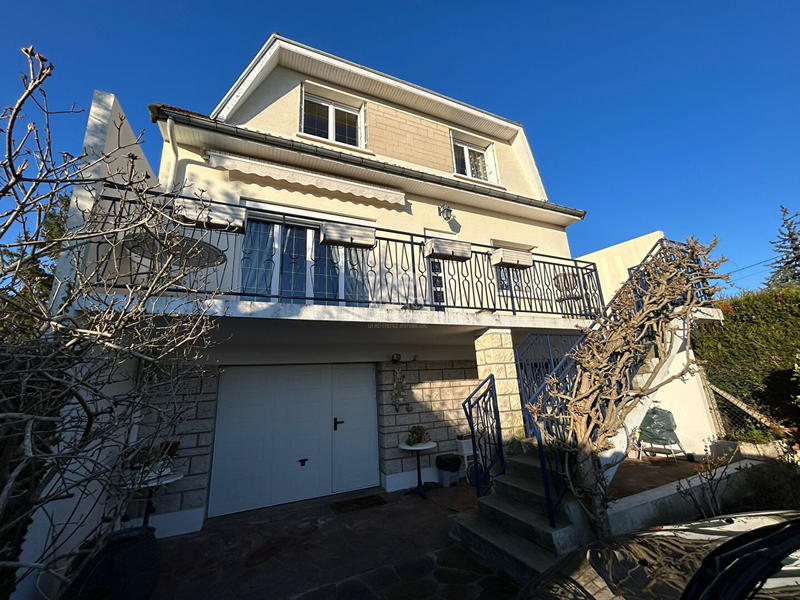 Maison - 139 m² - 7 pièces