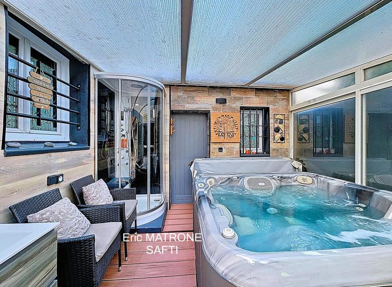 Maison - 105 m² - 5 pièces