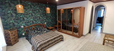 Maison - 220 m² - 8 pièces