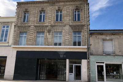 Maison - 320 m² - 10 pièces