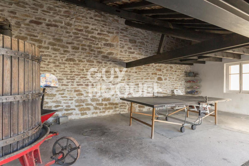 Maison - 220 m² - 8 pièces