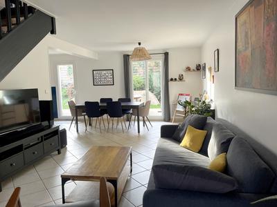 Maison traditionnelle - 102 m² - 6 pièces