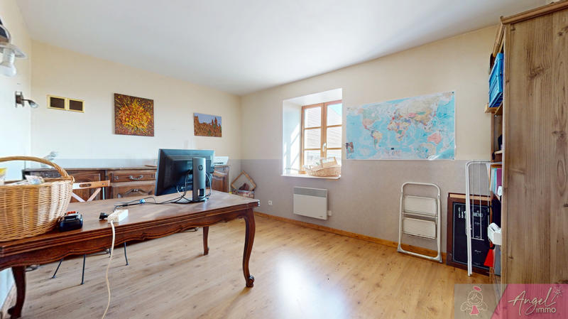 Maison - 242 m² - 9 pièces