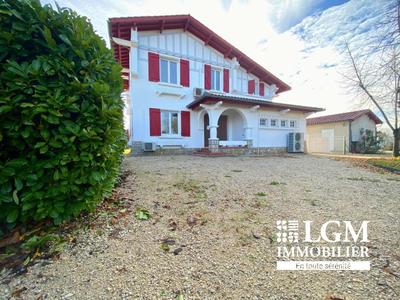 Maison - 169 m² - 6 pièces