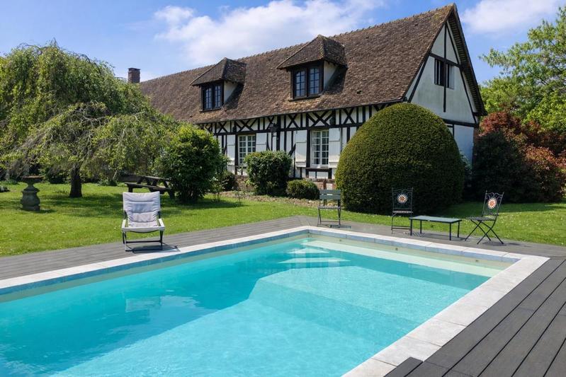 Maison - 230 m² - 9 pièces