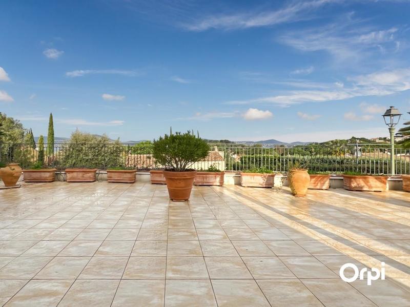 Villa - 180 m² - 4 pièces