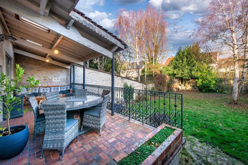 Maison - 210 m² - 8 pièces