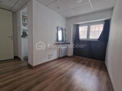 Maison - 271 m² - 9 pièces