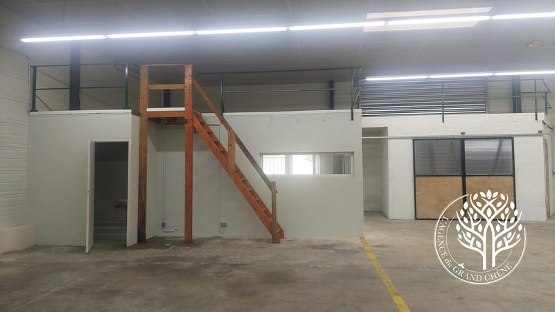 Local d'activités - 481 m² - 5 pièces