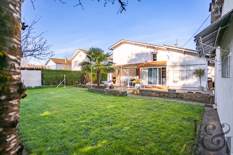 Maison - 102 m² - 6 pièces