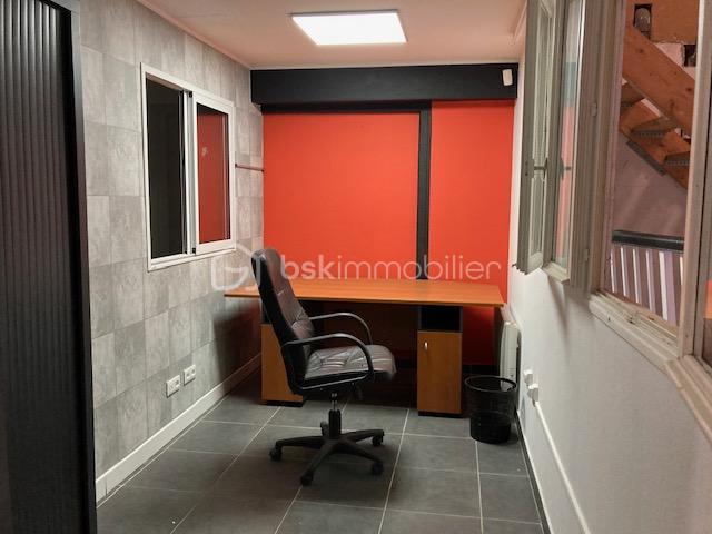 Local commercial - 133 m² - 7 pièces