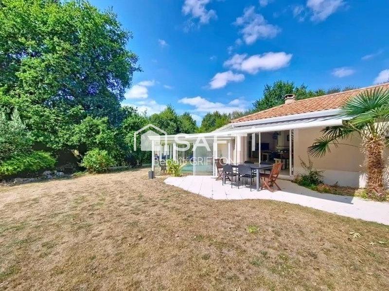 Maison - 204 m² - 7 pièces