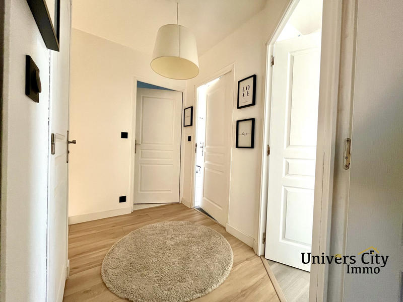 Maison traditionnelle - 98 m² - 5 pièces