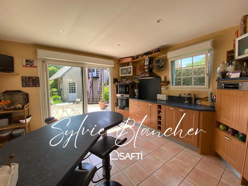 Maison de maîtres - 210 m² - 10 pièces