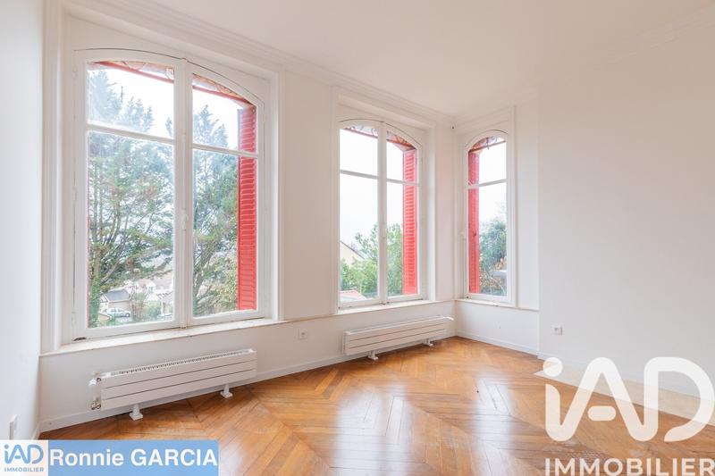 Maison - 210 m² - 8 pièces
