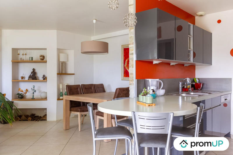 Maison - 284 m² - 14 pièces