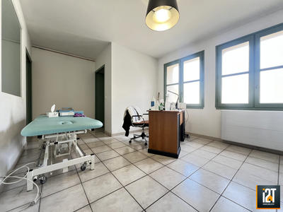 Local d'activités - 100 m²