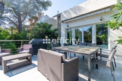 Maison - 182 m² - 8 pièces