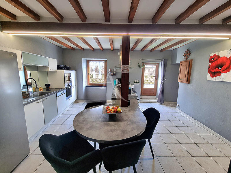 Maison - 176 m² - 8 pièces