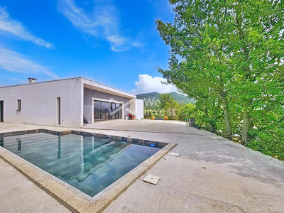Villa - 137 m² - 4 pièces