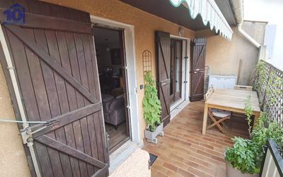Appartement sur toit - 65 m² - 3 pièces