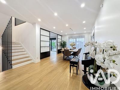 Maison - 282 m² - 12 pièces