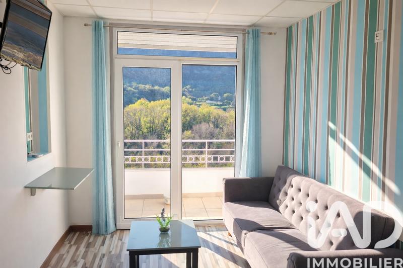 Immeuble - 7 873 m² - 3 pièces