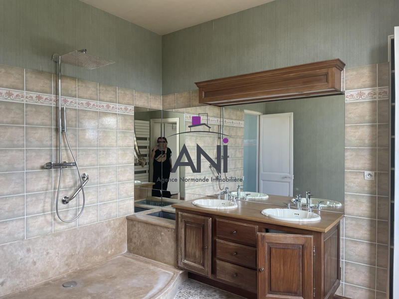 Maison - 311 m² - 8 pièces