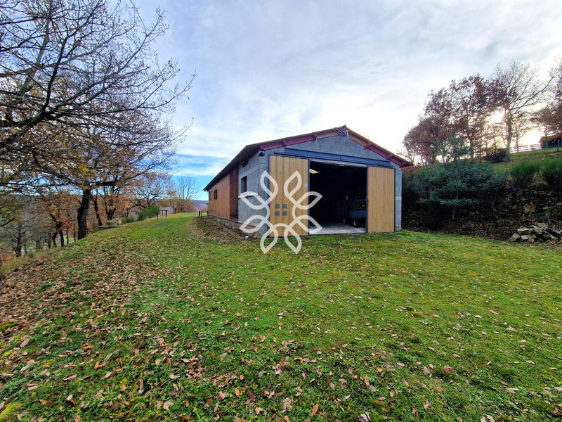 Propriété - 223 m² - 7 pièces