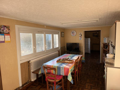 Maison - 98 m² - 7 pièces