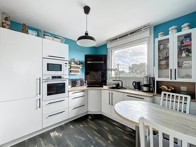 Maison - 104 m² - 7 pièces