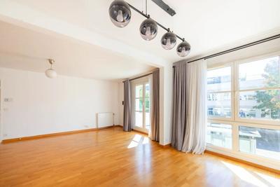 Appartement - 92 m² - 5 pièces