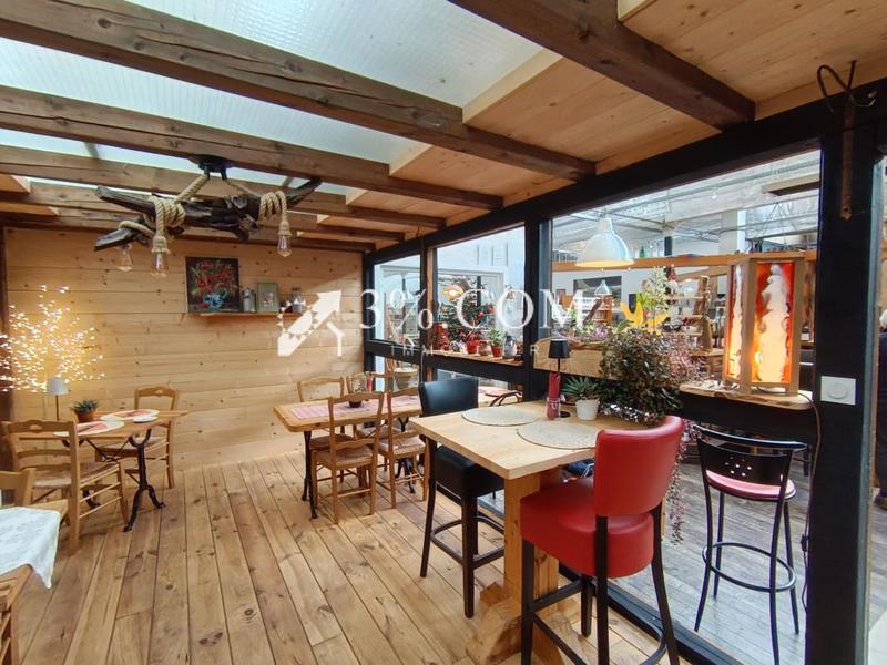 Immeuble - 1 220 m²