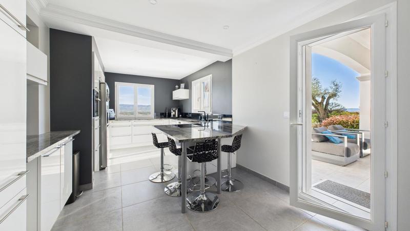 Pavillon - 177 m² - 7 pièces