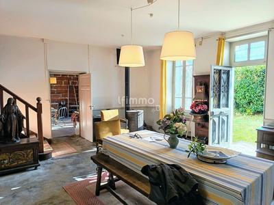 Propriété - 198 m² - 10 pièces