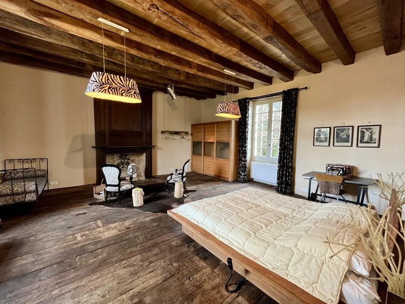 Maison - 411 m² - 7 pièces