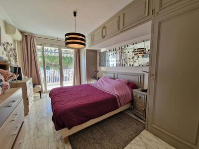 Appartement - 93 m² - 3 pièces