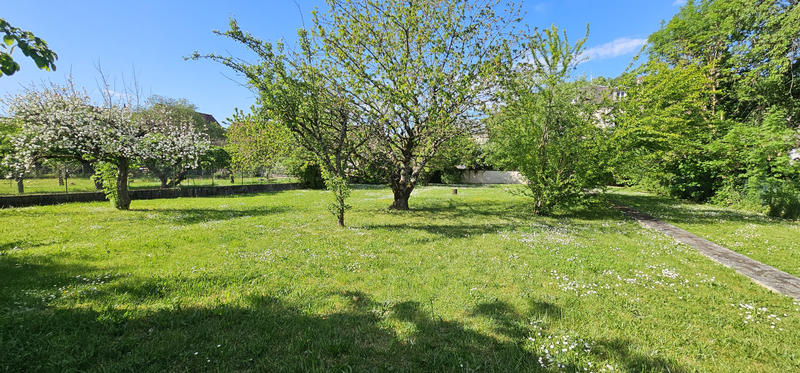 Maison - 210 m² - 9 pièces