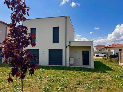 Maison - 104 m² - 5 pièces