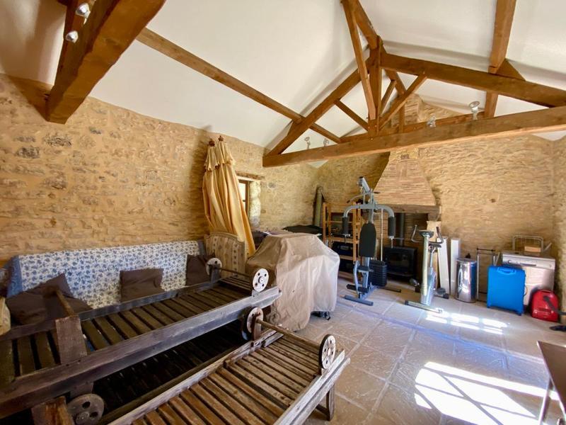 Propriété - 105 m² - 4 pièces