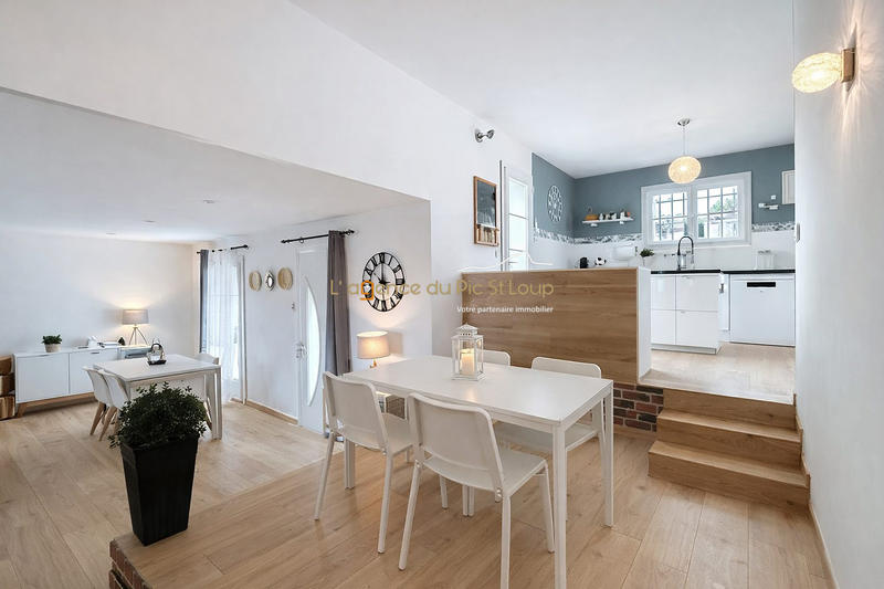 Villa - 182 m² - 8 pièces