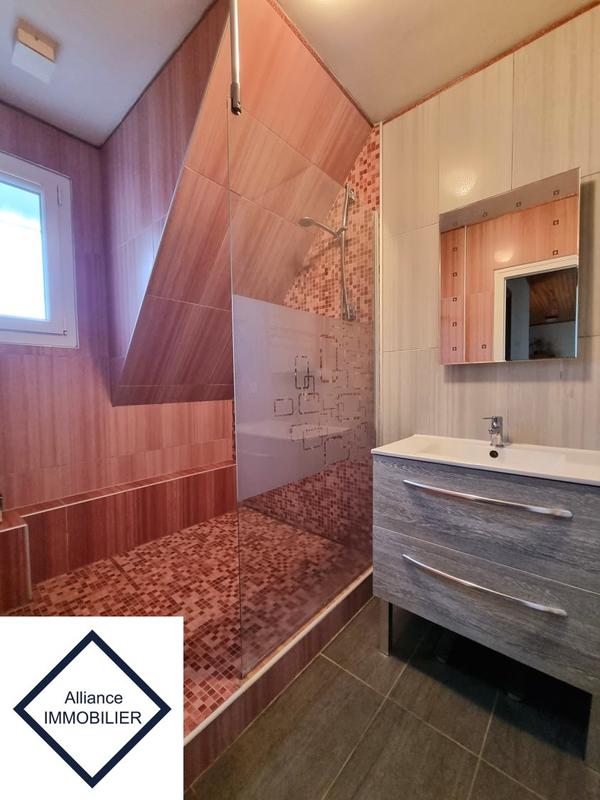 Maison - 196 m² - 7 pièces