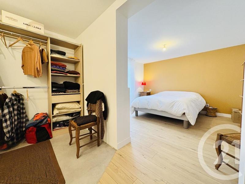 Maison - 96 m² - 5 pièces