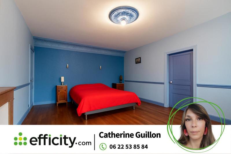 Maison - 202 m² - 7 pièces