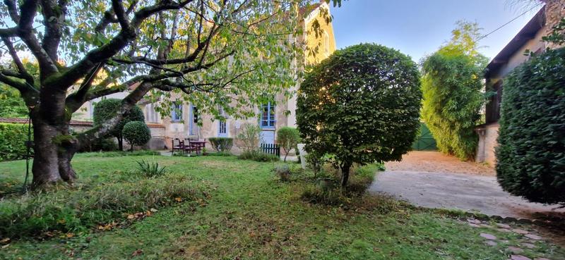 Maison - 232 m² - 9 pièces