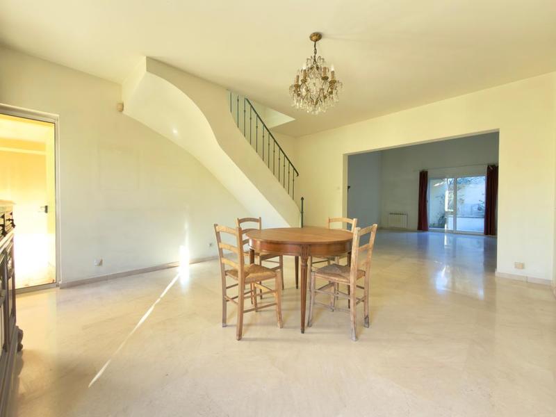 Propriété - 187 m² - 7 pièces